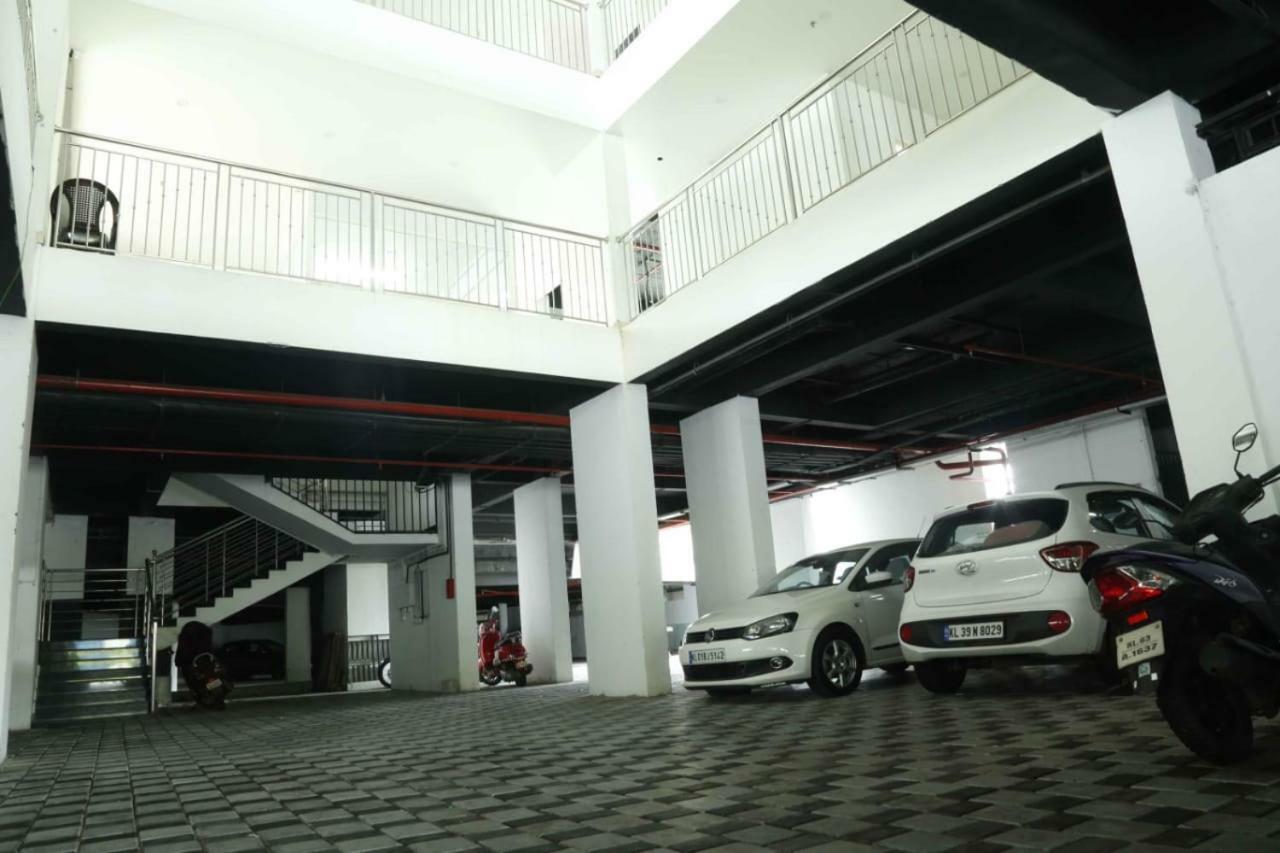 Traven Homes Infopark Kakkanad Corporate Suit Rooms Kochi Exterior photo